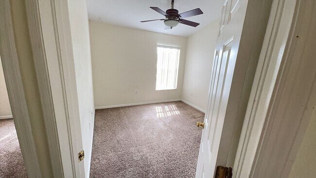 Building Photo - 3 bedroom townhouse in Largo - Seminole Pa...