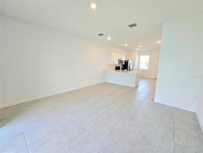 Building Photo - 3098 Skyline Lp