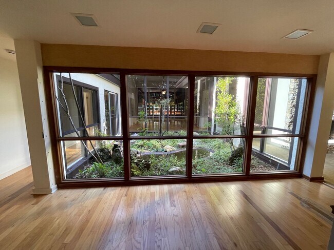 Building Photo - Mid-Century Modern Oasis on 5+ Acres – Pri...