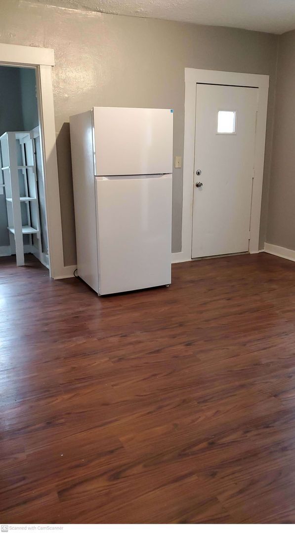 Building Photo - 132-134 Volkenand Ave