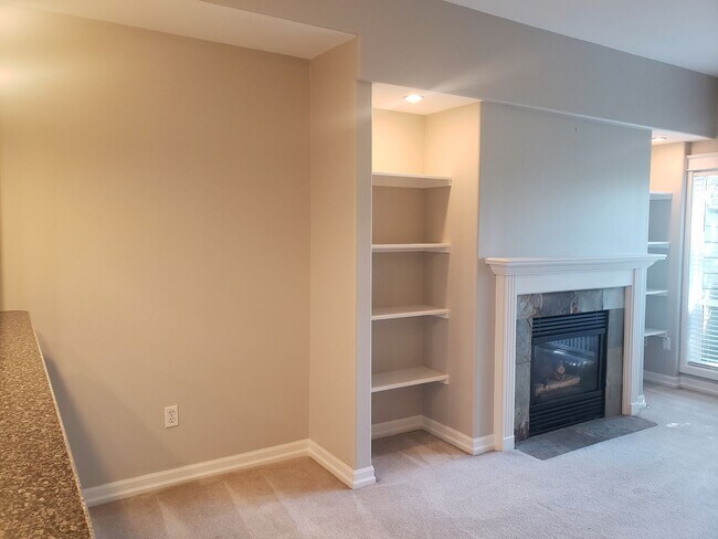 Building Photo - Large 3-bed Townhouse in Terwilliger South