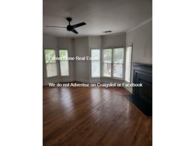 Building Photo - 726 Victorian Pl