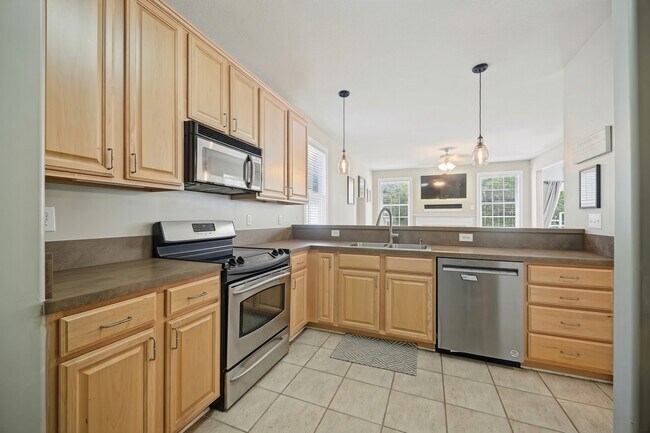 Building Photo - 1177 Treefern Dr