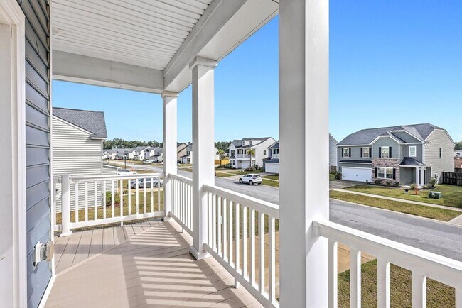 Building Photo - 6 Bedroom, 4.5 Bathroom Home in Cane Bay - Summerville