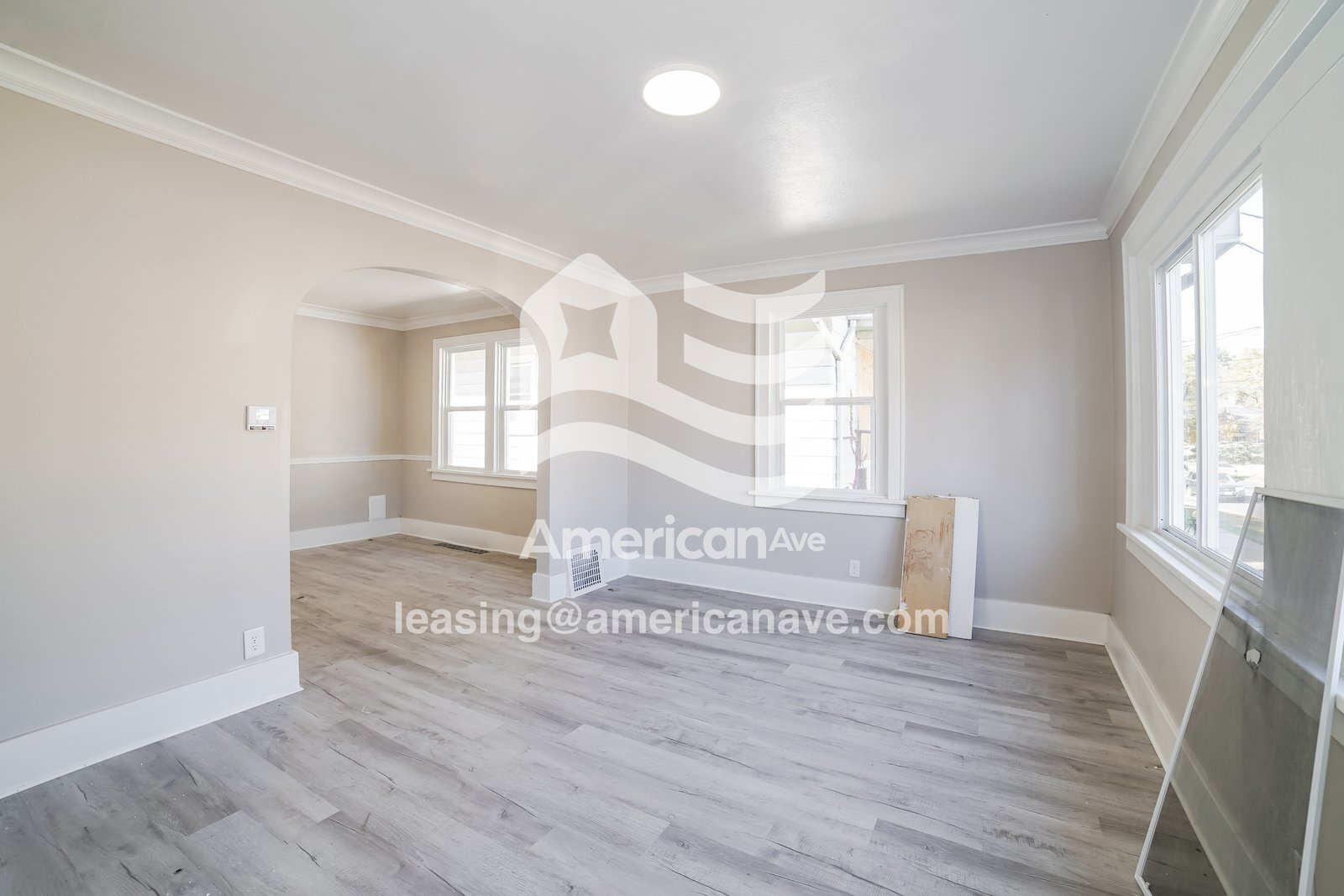 Building Photo - 608 E Thrush Ave