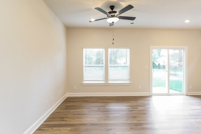 Building Photo - Beautiful 3BR 2.5BA Townhome w/ Full Appliance Kitchen • Garage Parking in Westerly Hills