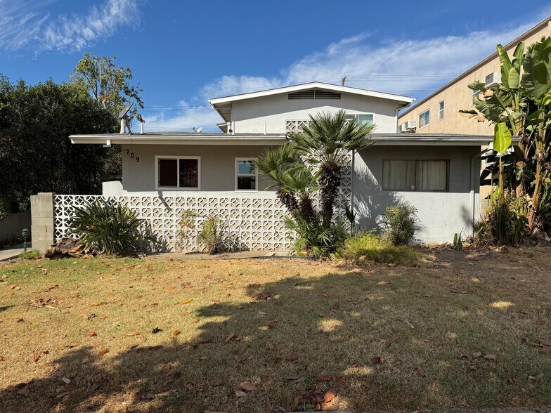 Primary Photo - 709 E Magnolia Blvd