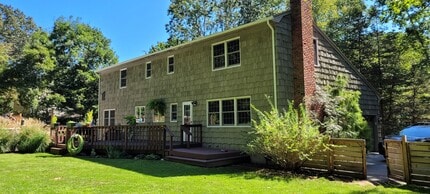 Building Photo - 1 Little John Ct