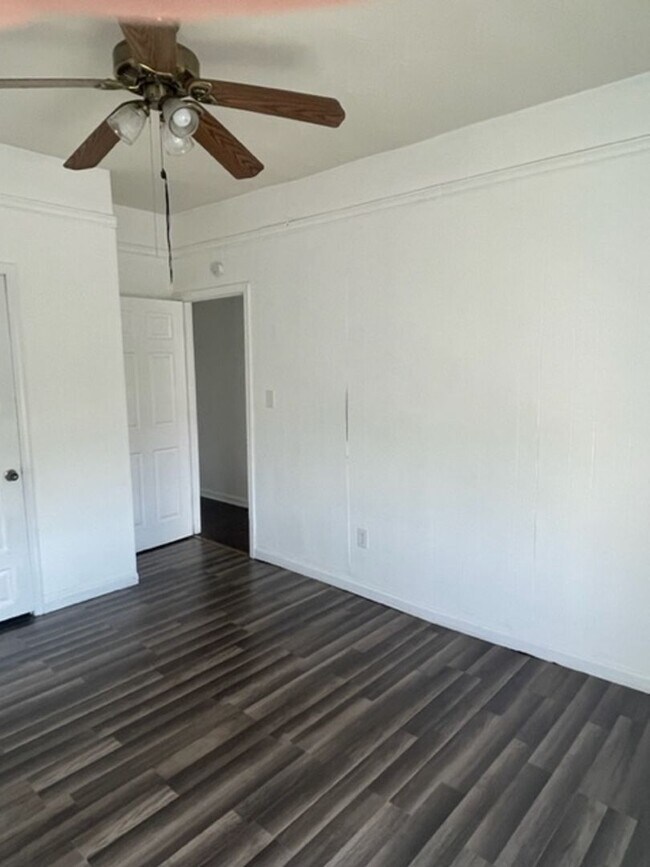 Building Photo - FOR RENT WILLOUBHY AREA!