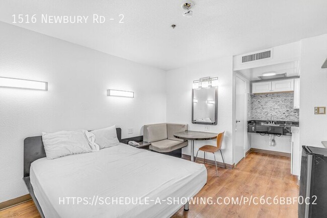 Building Photo - Newly remodeled modern Studio + 1 Bath + P...