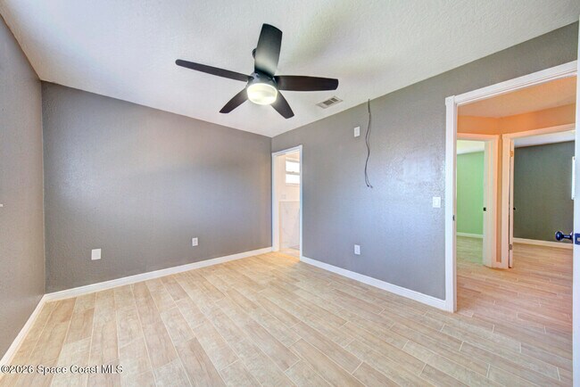 Building Photo - 2610 Via Napoli Ct