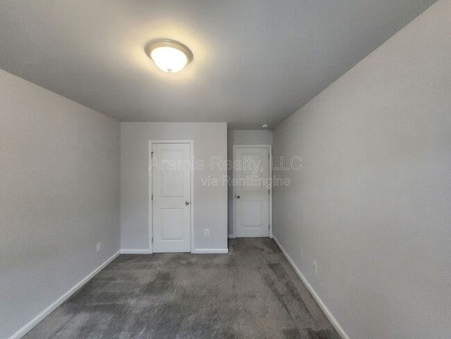 Building Photo - 5268 Pinnacle Walk