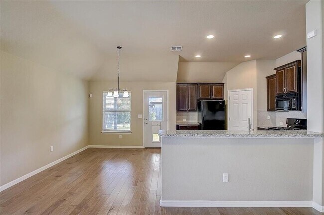 Building Photo - 2005 Alyssas Dr