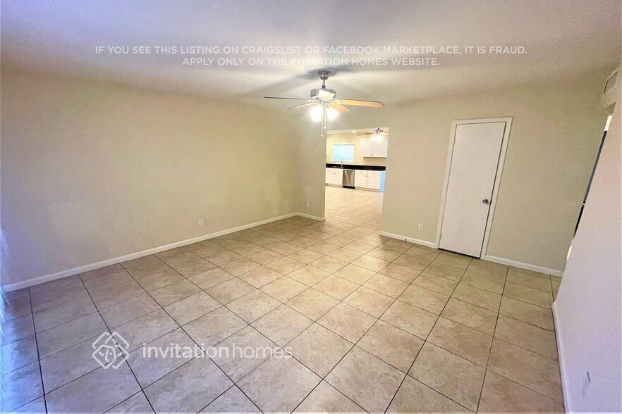 Building Photo - 1200 W Loughlin Dr