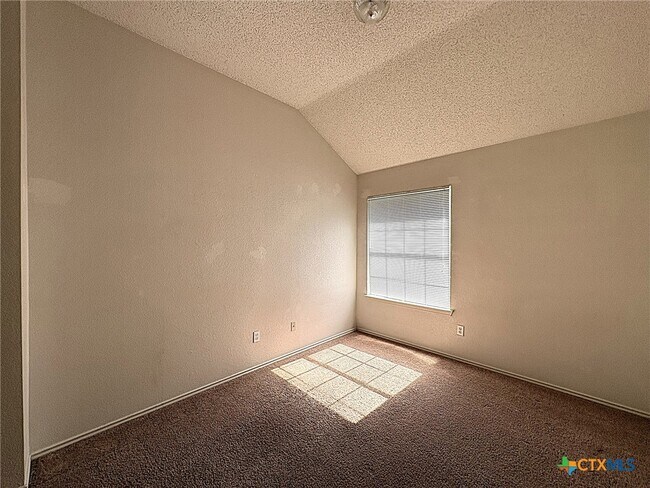 Building Photo - 607 Ottawa Dr