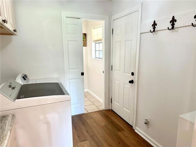 Building Photo - 773 Bocage Ln