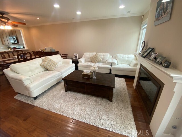 Building Photo - 73 Thicket