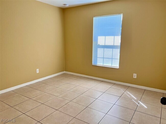 Building Photo - 1104 Bermar St