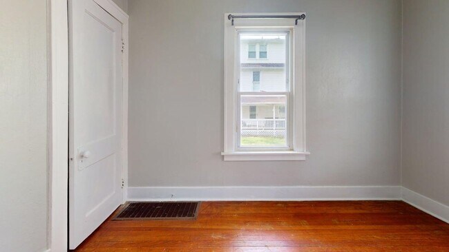 Building Photo - 236 Watson St