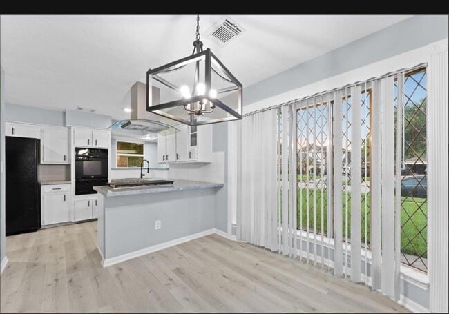 Building Photo - 11630 Sagemeadow Ln
