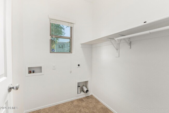 Building Photo - 1180 E Buffalo St