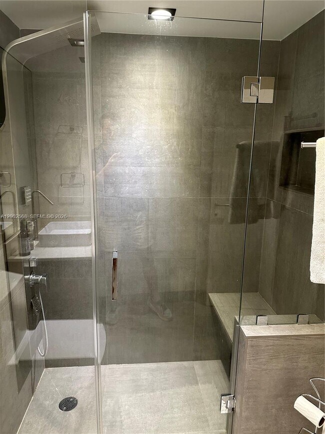 Building Photo - 650 West Ave