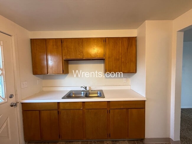 Building Photo - Charming 2 Bedroom • 1 Bath Home in Shadle