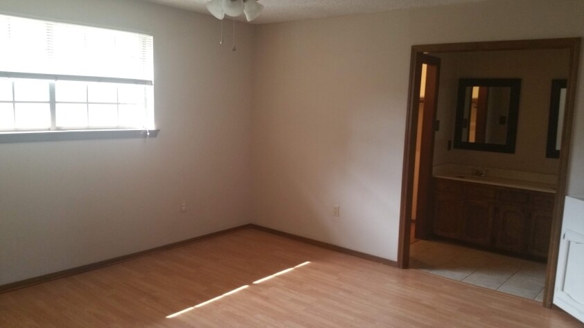 Master Suite - 10158 Azrok Ave
