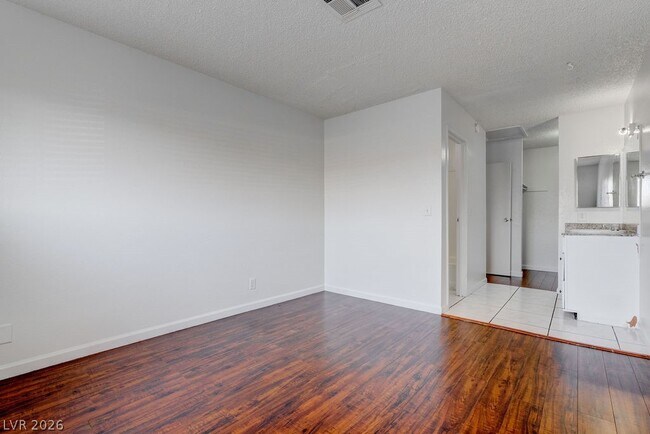 Building Photo - 5198 Greene Ln