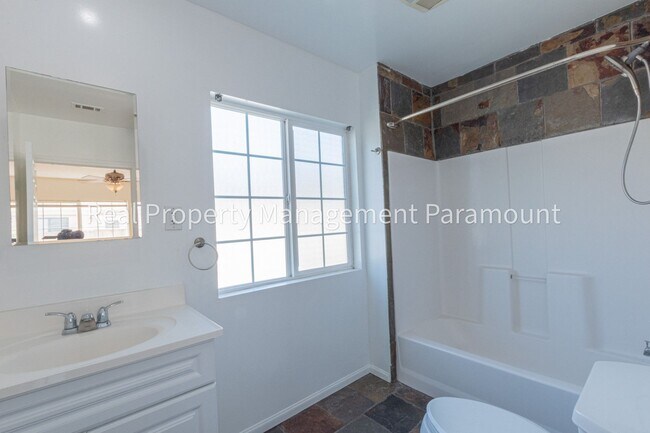 Building Photo - 3248 W 111th St