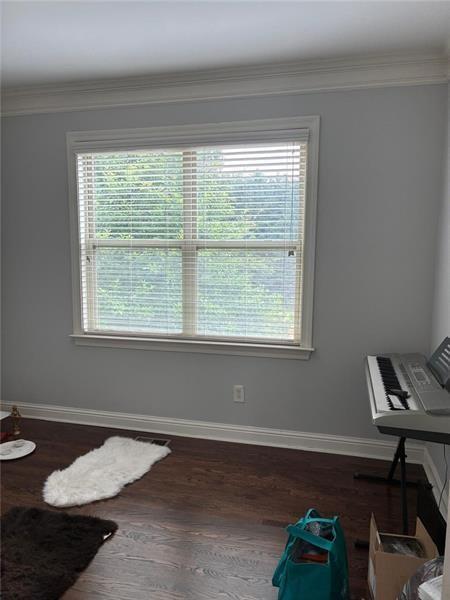 Building Photo - 1880 Manor View