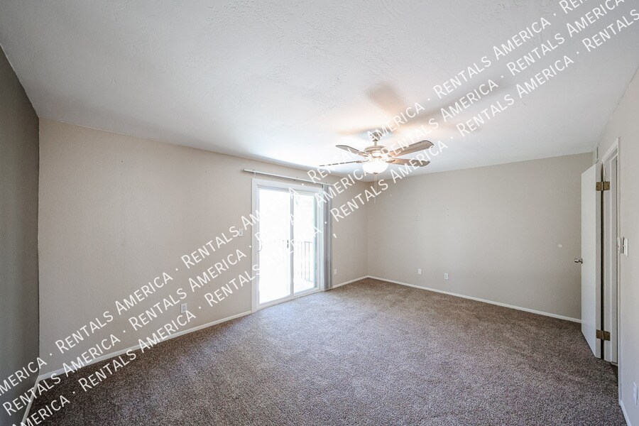 Building Photo - 4555 W Continental Dr