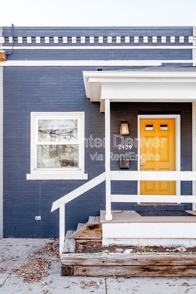 Building Photo - 2409 Tremont Pl