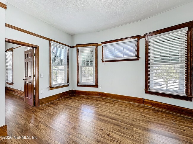 Building Photo - 138 E Duval St