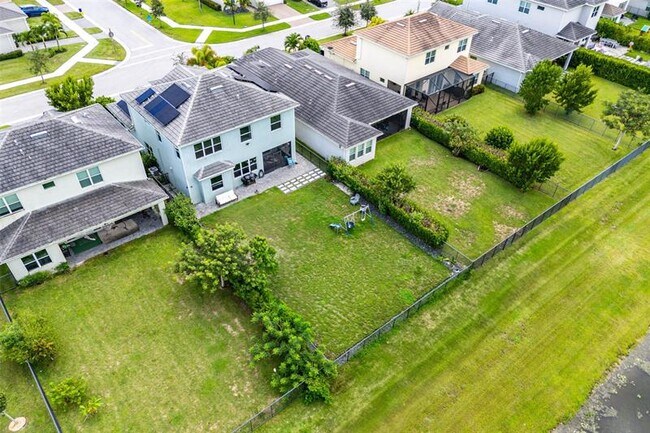 Building Photo - 15406 Goldfinch Cir