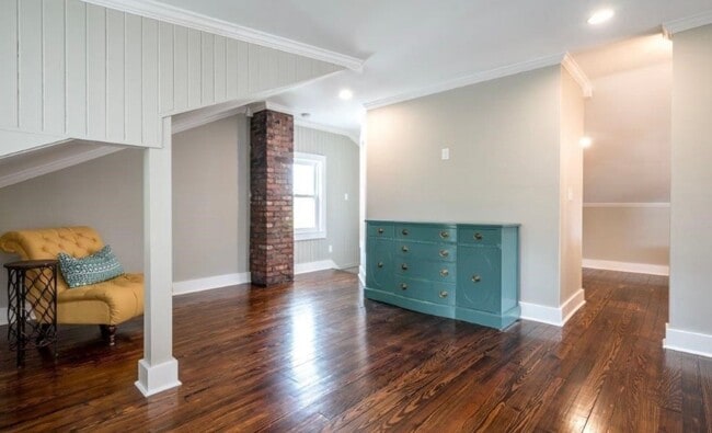 Building Photo - Gorgeous Renovated Highlands Bungalow – Av...