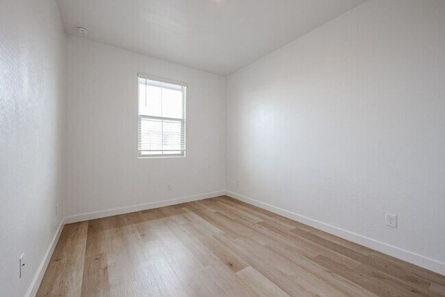 Building Photo - Stunning 4 bedroom, 4 bathroom home in the desirable gated community of Horizon in Chandler