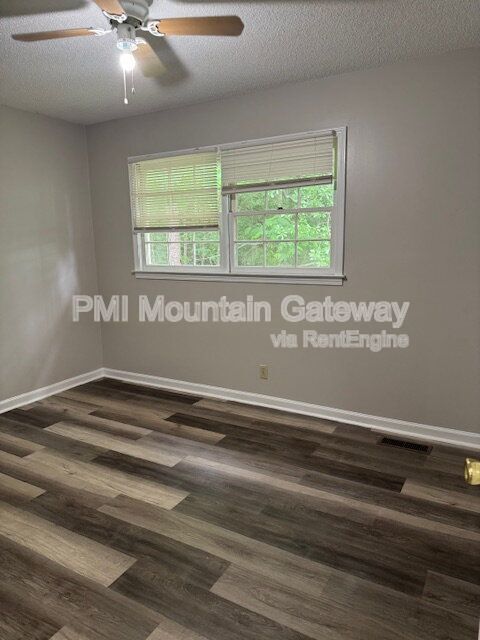 Building Photo - 54 Greenwood Dr