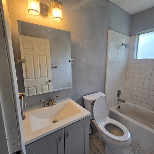 Building Photo - 4259 Summer Sun Ln