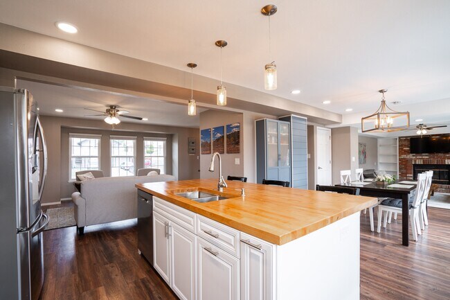 Building Photo - 850 Wuthering Heights Dr