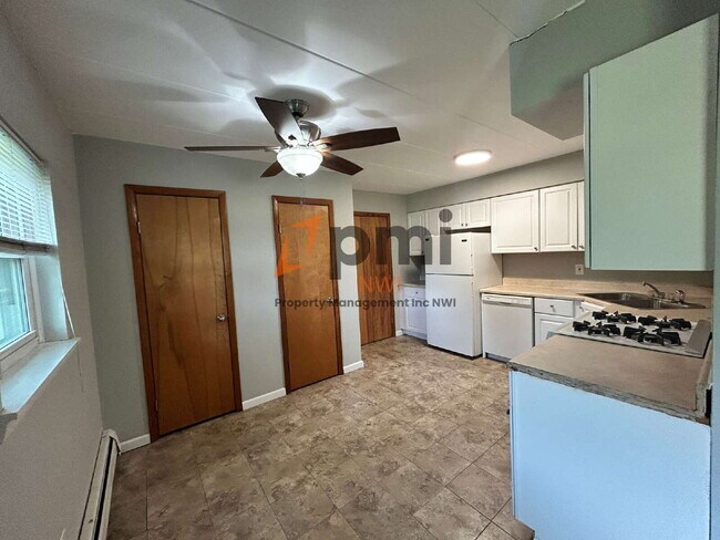 Building Photo - Modern 1 Bedroom Apartment in the Heart of...