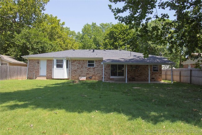Building Photo - 5678 S Yorktown Pl