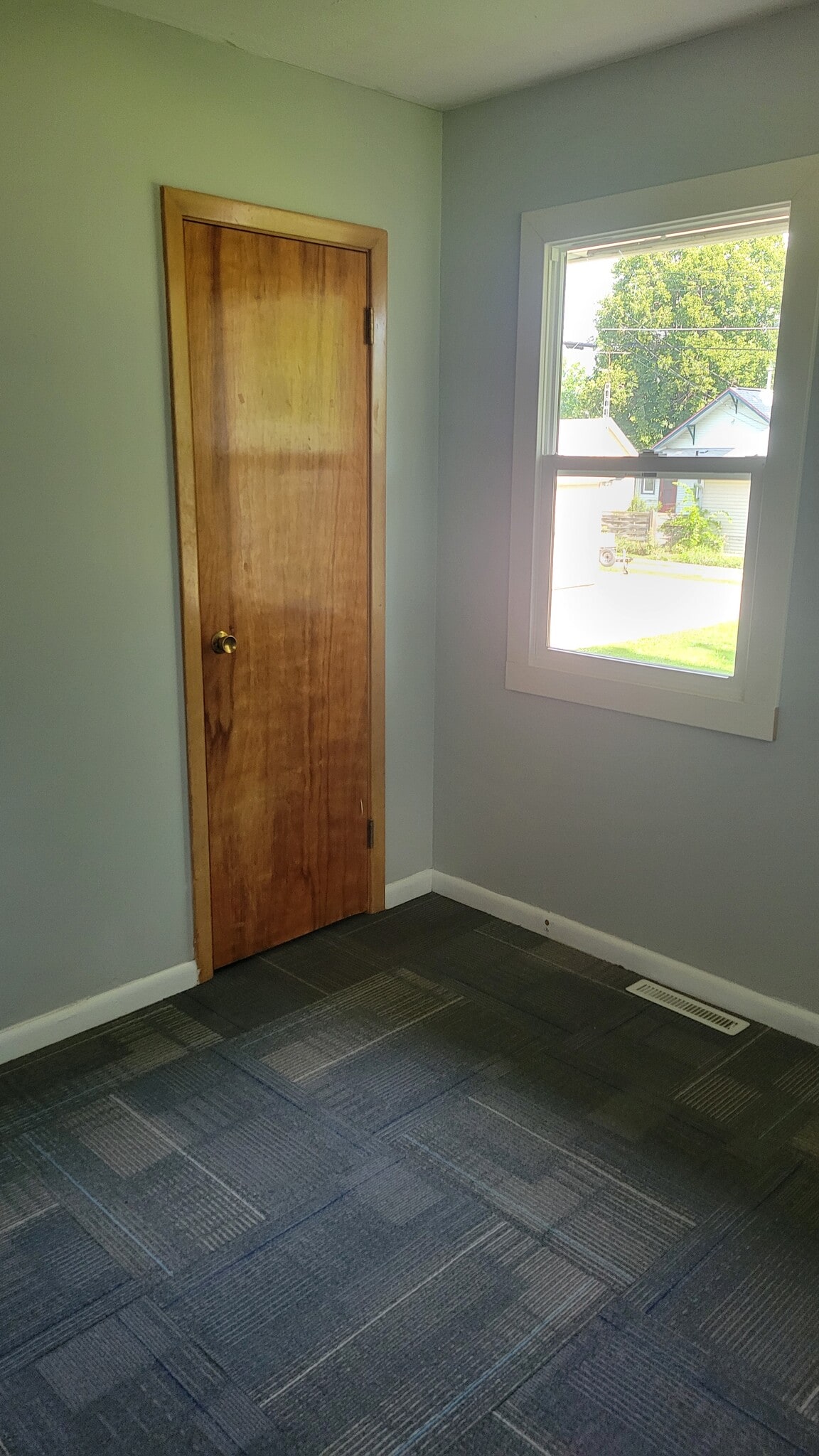 Bedroom 1 - 5050 Dudley St