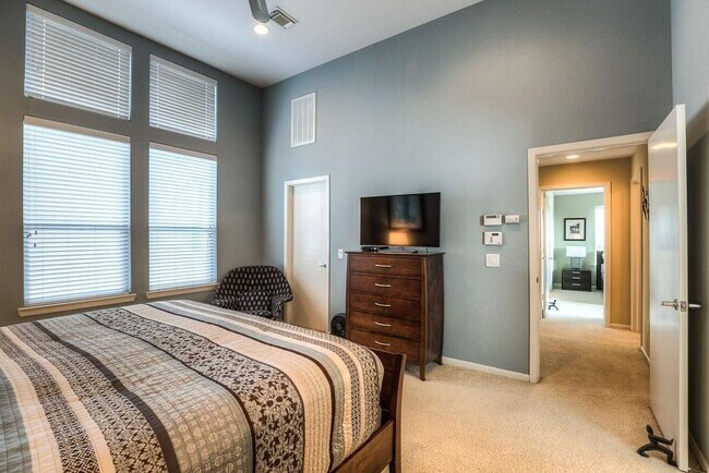 Building Photo - 4312 Floyd St