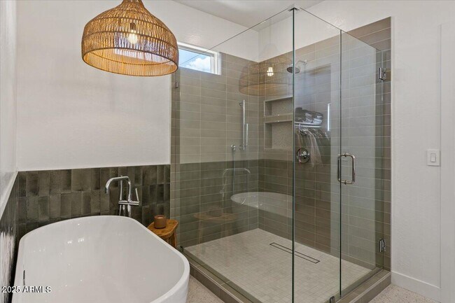 Building Photo - 3523 E Alfalfa Dr