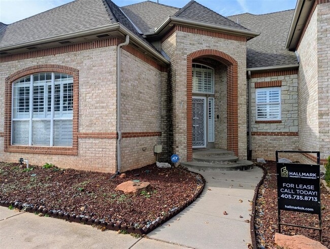 Primary Photo - 214 Boulevard Du Lac