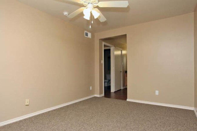 Building Photo - 1 bedroom in Austin TX 78753