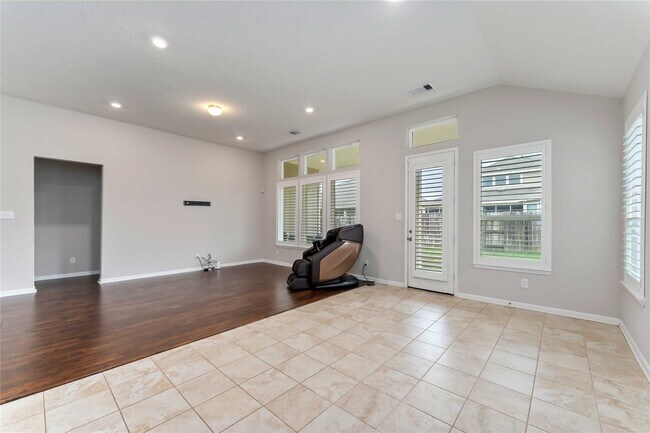 Building Photo - 5914 River Timber Trl