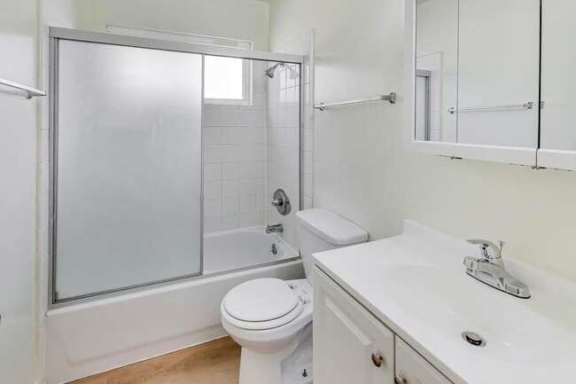 Building Photo - 5677 Hoffman Ct