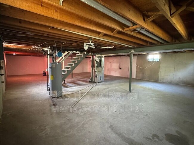 Building Photo - 12801 E 41 St S